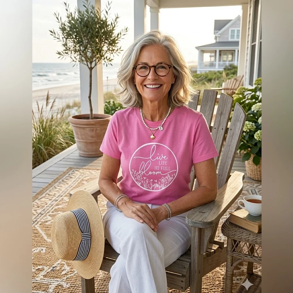 Pink Graphic Tee with the inspirational slogan “live life in full bloom” Size M - Picture 5 of 6